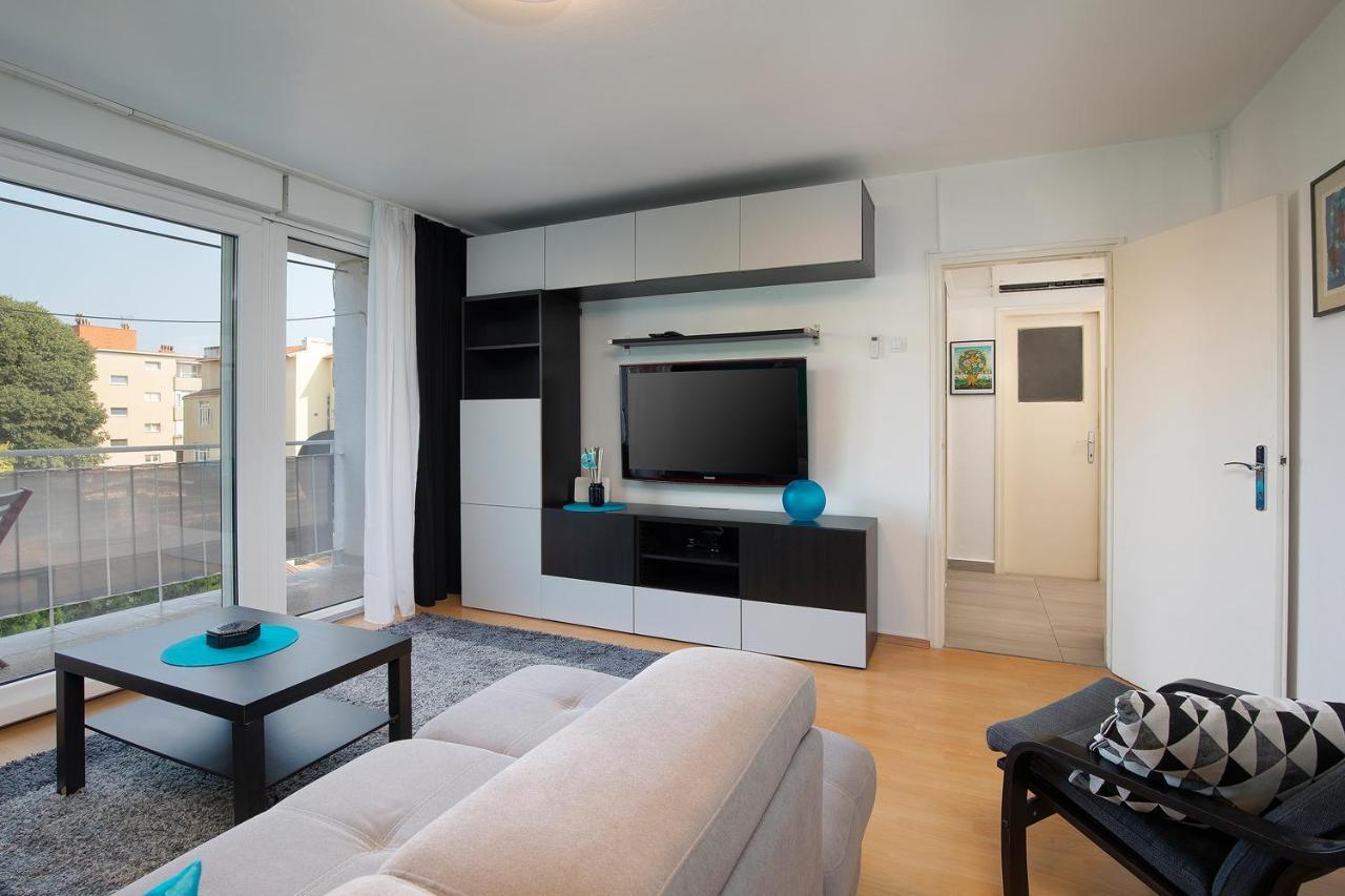 Apartment Kim Pula Luaran gambar